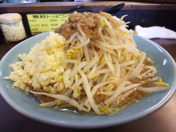 「中ラーメン、野菜半分、(アブラ、ニンニクマシ）」@立川マシマシ秘密工場の写真