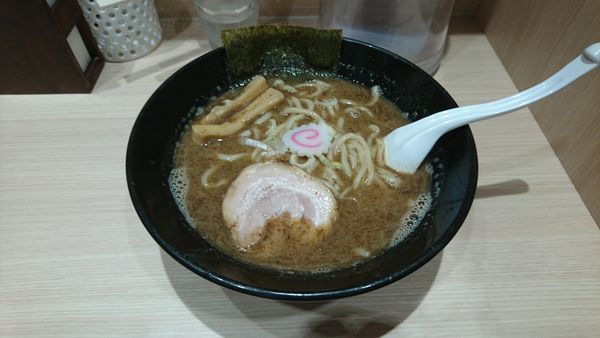 「ラーメン750」@頑者製麺所 エキア成増店の写真