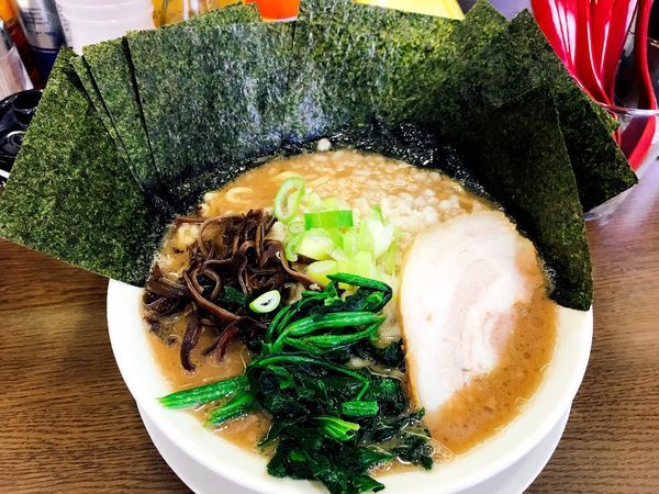 「ラーメン(固め・脂多め)＋海苔増し」@うまいヨ ゆうちゃんラーメンの写真