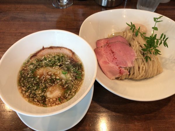 「醤油つけ麺 ¥900 & 海老ワンタン ￥200」@創作麺工房 鳴龍の写真