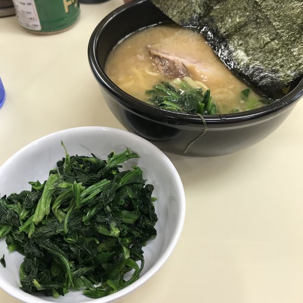 「ミニラーメン（￥600）＋ほうれん草増し（￥100）」@横浜家系ラーメン 上々家 環八矢口店の写真