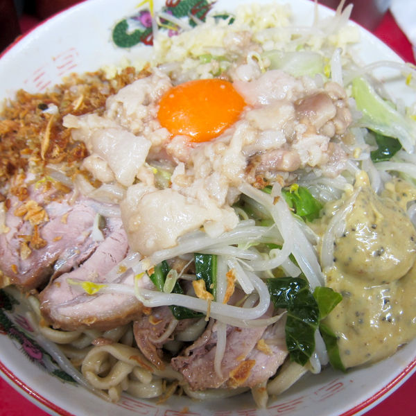 「ラーメン 豚2枚 730円 + 汁無し 80円（カラシマヨ他」@ラーメン二郎 湘南藤沢店の写真