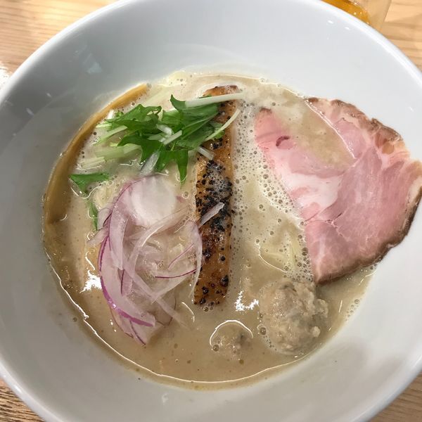 「濃厚鶏白湯」@麺場 二寅 秋津本店の写真