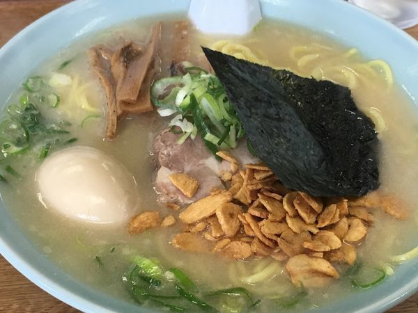「にんたまラーメン大盛り」@中村やの写真