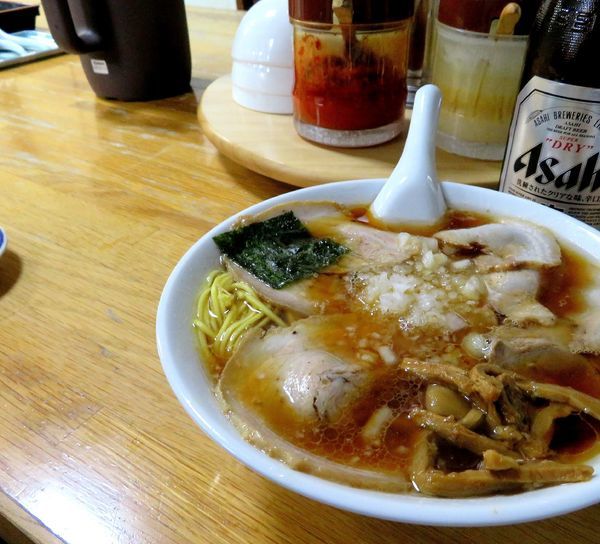 「バラチャーシューメン（800円）＋ネギ皿＋スーパードライ」@みんみんラーメンの写真