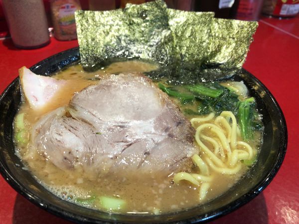 「ラーメン 640円 特上チャーシュー 200円」@厚木家の写真