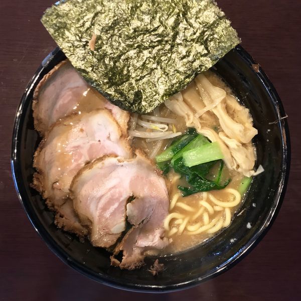 「豚骨しょうゆ『背脂をそえて』 ¥850円」@麺屋 いいづかの写真