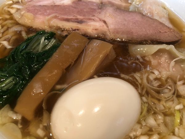 「チャーシューワンタンメン味玉入り」@麺匠 きくちの写真