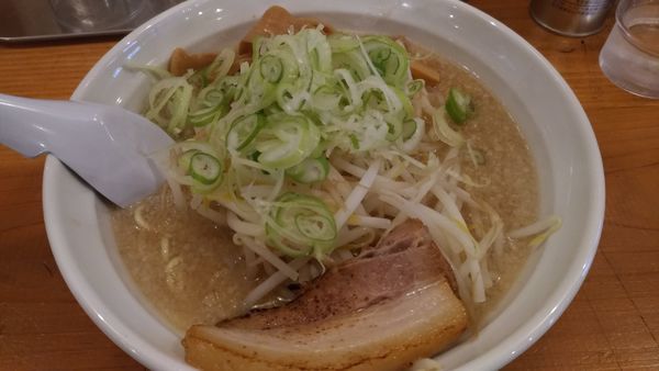 「しょうゆらーめん」@こってりラーメン さるたけの写真