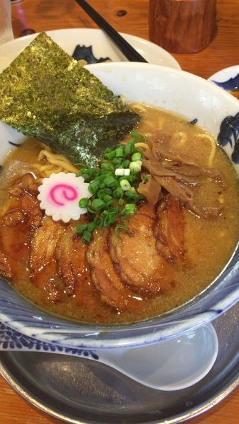 「八豚ラーメン＋チャーシュー」@麺屋 湯や軒の写真