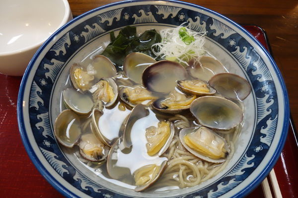 「【限定】塩竃産 黒あさり潮麺」@天然だしラーメン 潮の音の写真
