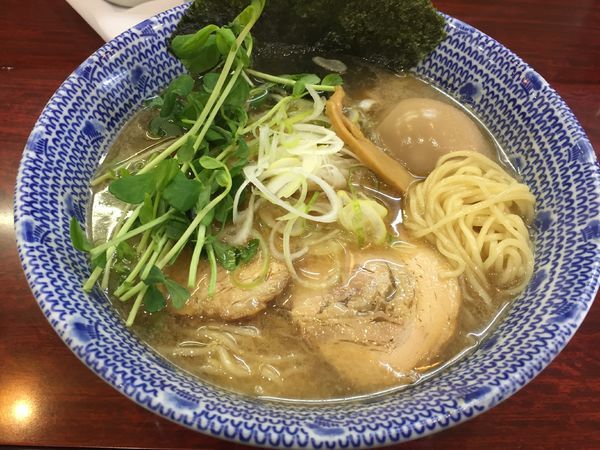 「味玉醤油ラーメン(850円)」@麺や ふくろうの写真