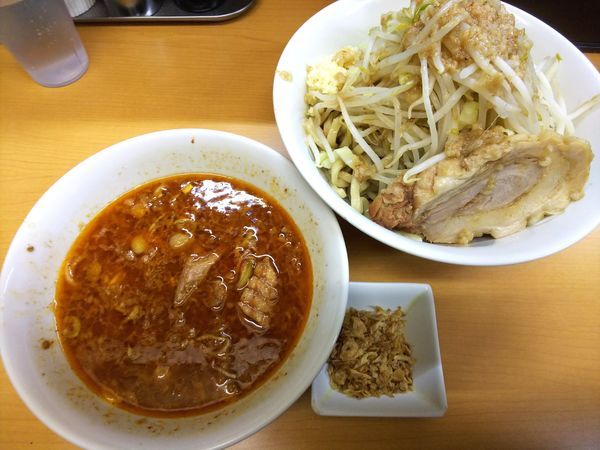 「【限定】辛つけ麺　ニンニクアブラ　830円」@ラーメン ○菅の写真