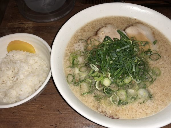 「ラーメン+サービス半ライス（750+0円）」@らーめん一途の写真