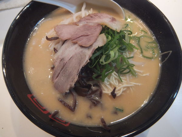 「味噌ラーメン500円(替え玉1玉無料)」@博多天神 御茶ノ水駅前店の写真