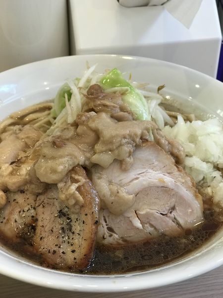 「ラーメン 玉ねぎ 生玉子 700＋50＋50円」@麺屋 味方の写真