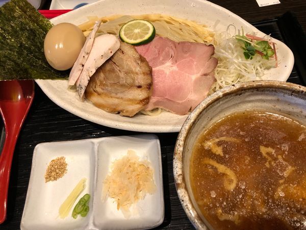 「特製アゴつくば茜鶏肉つけそば1100円」@龍のひげの写真
