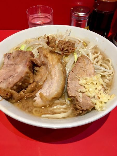 「ラーメン麺半分」@ラーメン二郎 西台駅前店の写真