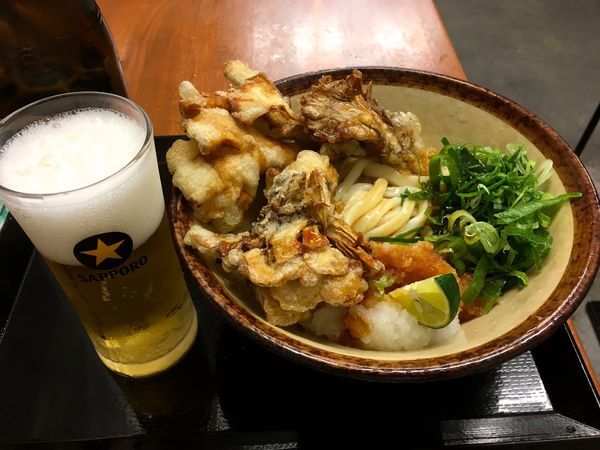 「サッポロ黒ラベル生 ＋ 舞茸天おろし醤油」@いぶきうどん 吉祥寺店の写真
