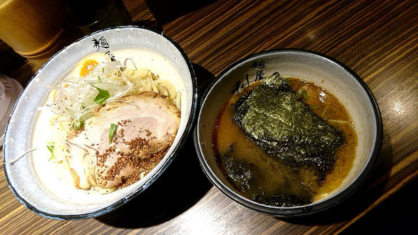 「『特製利休つけめん(￥1050)』を中盛で...」@麺屋 利休の写真
