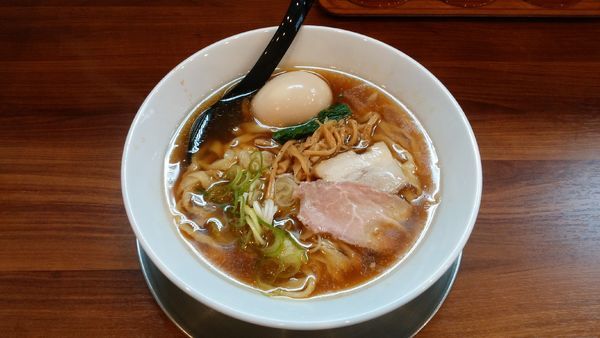 「味玉醤油らーめん(中盛200g)」@純手打ち だるまの写真