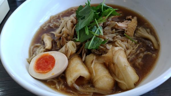 「キリタンポ比内地鶏ラーメン1290円」@中華カフェレストラン あきた茶房の写真
