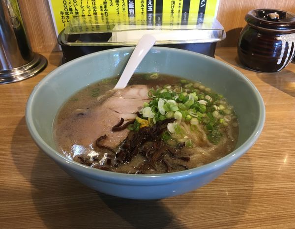 「東京とんこつラーメン」@九州豚骨ラーメン どらいんの写真