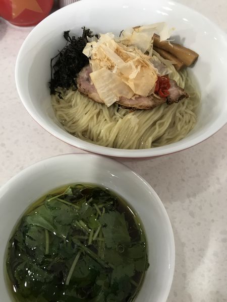 「限定  マグロ節をのせた昆布水醤油つけ麺」@ラーメン星印の写真