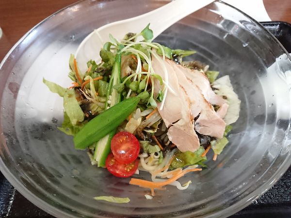 「【期間限定】冷やしまぜめん(黒) 745円」@リンガーハット 埼玉新座店の写真