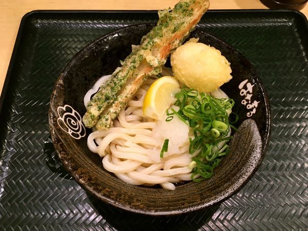 「ぶっかけ中 ＋ ちくわ磯辺揚げ ＋ 玉子天」@はなまるうどん 阿佐ヶ谷店の写真