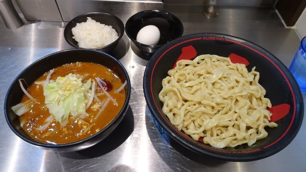 「甘辛つけ麺＋温泉たまご（980円）＋小ライス（100円）」@麺創研 紅 府中の写真