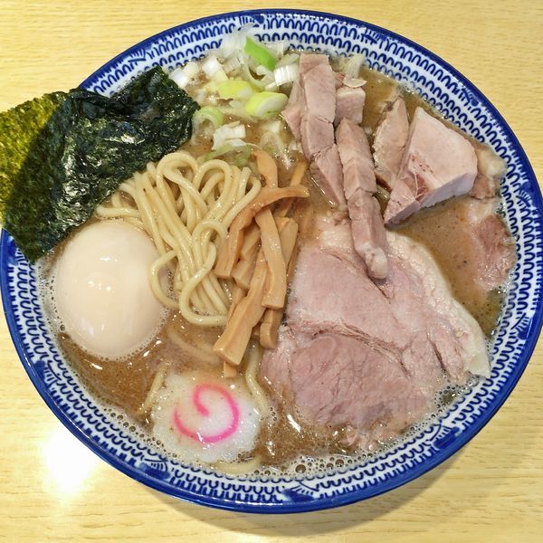 「中華そば＋味玉＋半チャーシュー」@くり山の写真