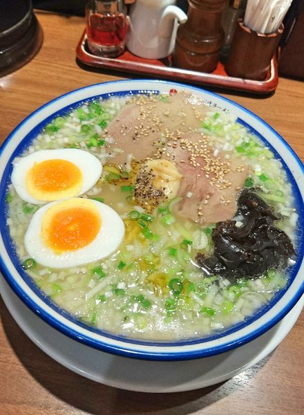 「牛タンネギ塩ラーメンタン増し玉子」@仙台牛タンねぎ塩ラーメン 㐂蔵の写真