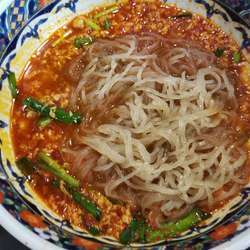 辛麺(15倍)中華麺+替え玉は宮崎麺
