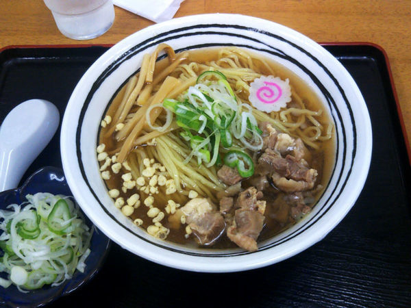 「（季節限定）冷たい鳥中華そば￥７５０＋ねぎ￥５０」@まるしん 麺匠 きくのやの写真