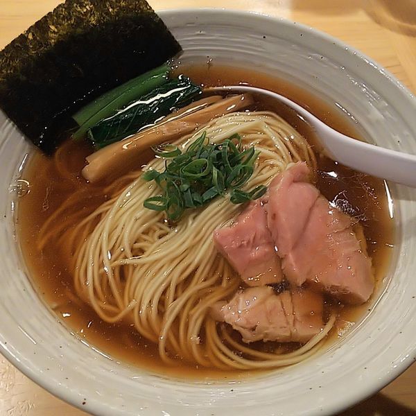 「らぁ麺（醤油）&豚ユッケ風ごはん」@麺屋 さくら井の写真