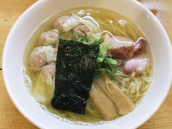 「白出汁肉ワンタン麺（900円）」@支那そば 大和 稲荷町本店の写真