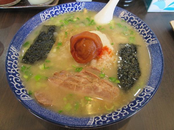 「みぞれチャーシューメン（９５０円）」@がんこや かるがんラーメン 千代田本店の写真