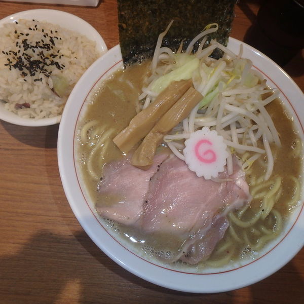 「ニボ味噌ラーメン(750円)さつまいも炊き込みご飯(100円」@煮干中華そば 鈴蘭 中野店の写真