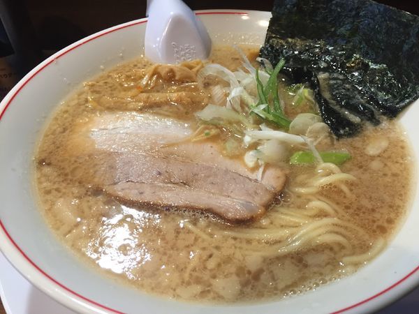 「黒丸ラーメン 税込650円」@完熟ラーメン 本丸 瀬上店の写真
