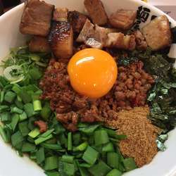 肉入り台湾混ぜそば