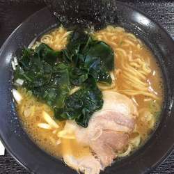 とんこつラーメン醤油味（390円）