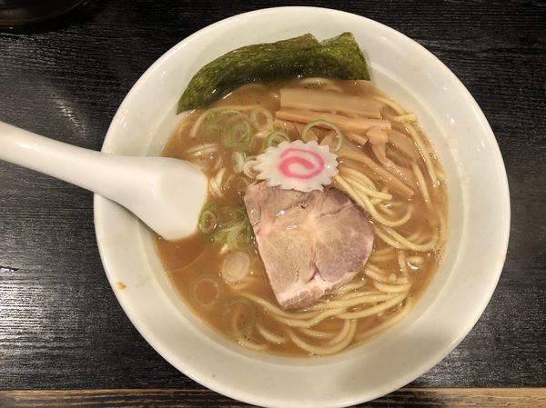 「麺半らーめん」@大勝軒 まるいち 新宿東南口店の写真