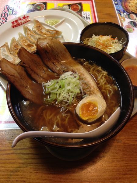 「チャーシュー麺900円 餃子250円」@麺'sクラブ 石下店の写真