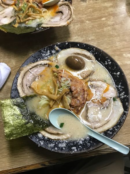 「ダブル［チャーシュー・ホルモン］」@屋台ラーメンとんこつ貴生 稔台店の写真
