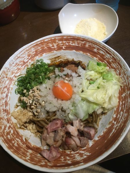 「黒どろまぜそば」@麺や 虎徹の写真