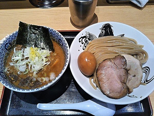「濃厚味玉つけ麺 980円」@松戸富田麺業 千葉駅構内店の写真