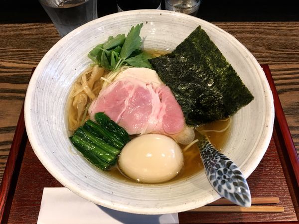 「純米吟醸 奥の松 ＋ 味玉 Ra-men 白醤油」@メンドコロ Kinariの写真