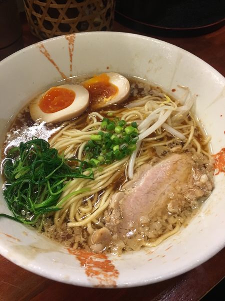「まったり醤油ラーメン」@旬麺しろ八の写真