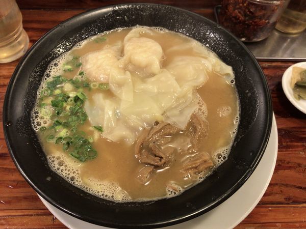 「夕飯セット：濃厚海老雲呑麺+ミニ麻婆飯(910円)」@広州市場 西新宿店の写真